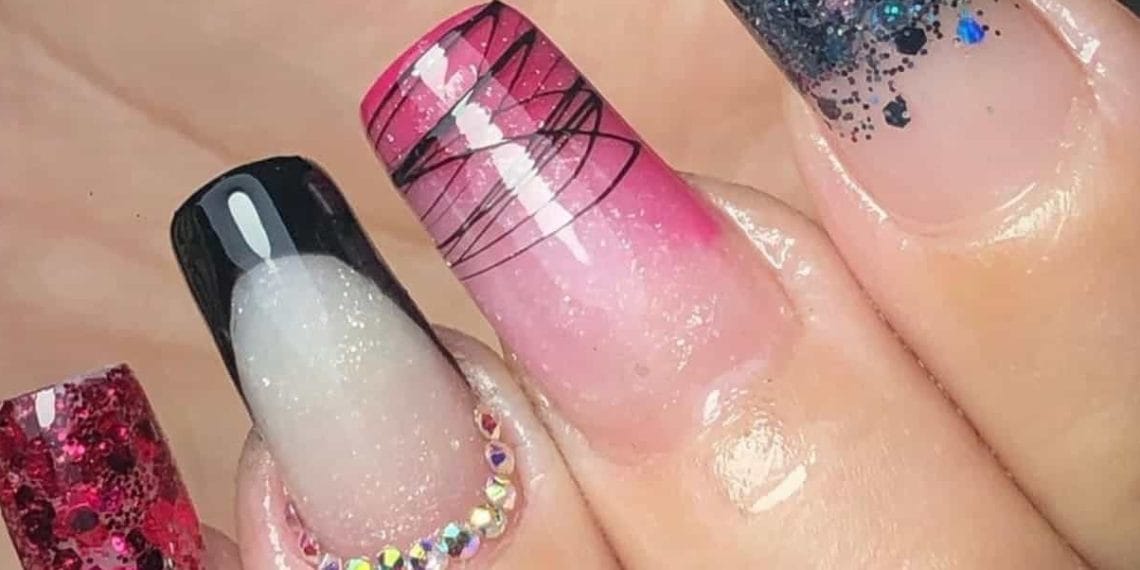 unhas rosa e preto capa e1714846157649