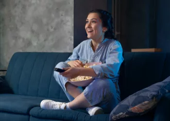 series assistidas 1 - Filmes de romance para assistir sozinha e se emocionar no sofá – seleção para sexta à noite