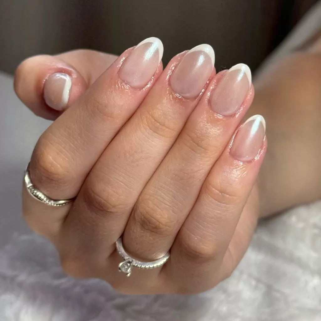 unha cintilante 4 - Esmalte cintilante: a tendência que voltou com tudo e promete unhas poderosas