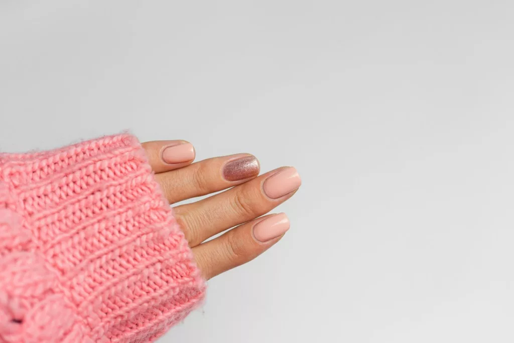 unhas claras 3 - 4 esmaltes claros perfeitos para usar no inverno e manter as unhas sempre sofisticadas