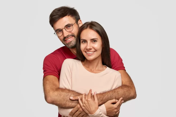 casal amor 1 - Casais que duram compartilham esses 3 hábitos — e você pode aplicar agora mesmo