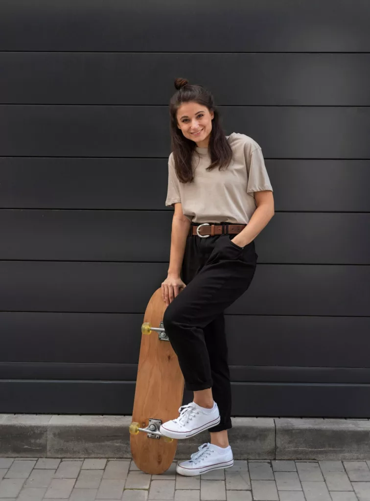 look tenis escritorio 4 - Looks de trabalho com tênis: como aliar conforto e estilo