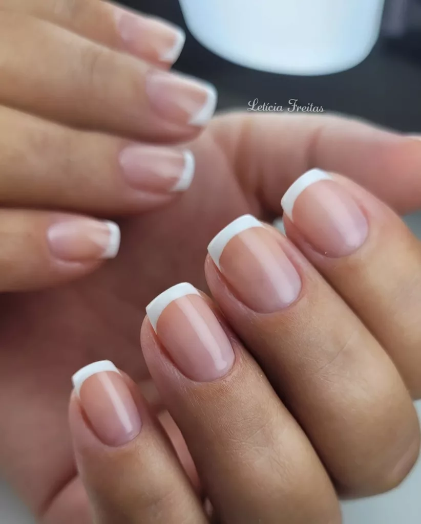 unhas clarinhas inverno 4 - Esmaltes clarinhos para o inverno: 4 tons elegantes para usar no fim de semana