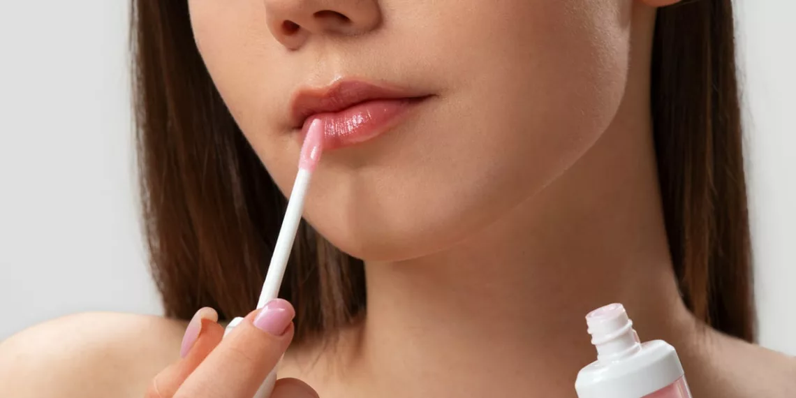 gloss 1 - Gloss labial está de volta: o brilho que dominou os anos 2000 é tendência de novo!