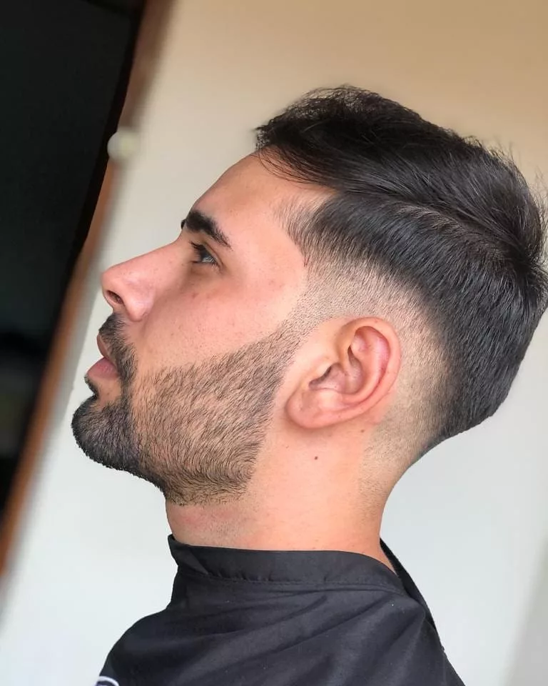 low fade masc 1 - Corte masculino low fade: o estilo que está dominando os salões em julho de 2025