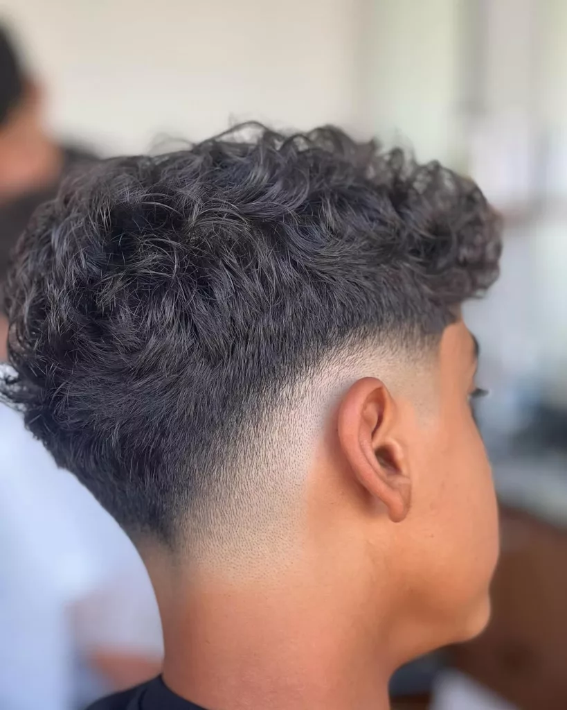 low fade masc 3 - Corte masculino low fade: o estilo que está dominando os salões em julho de 2025