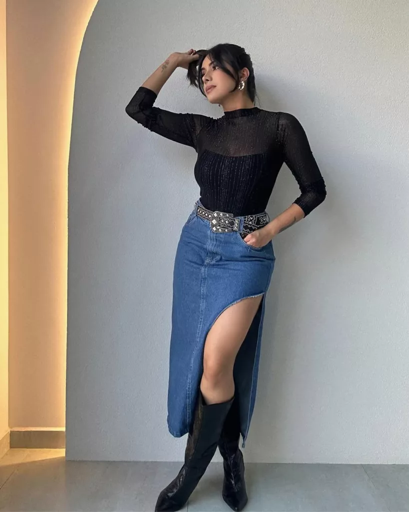 saia jeans longa 1 - Saia jeans longa é o hit da vez: veja como usar com elegância e sem esforço
